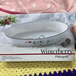 Pfaltzgraff winterberry oval baker 11”X6.5”-nib